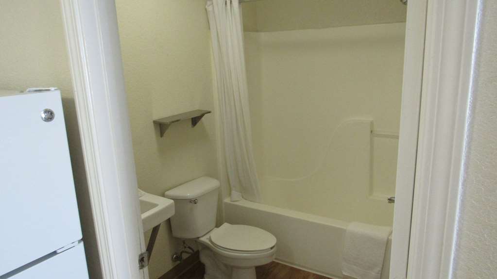 Intown Suites Extended Stay Lewisville Tx - East Corporate Drive Стая снимка